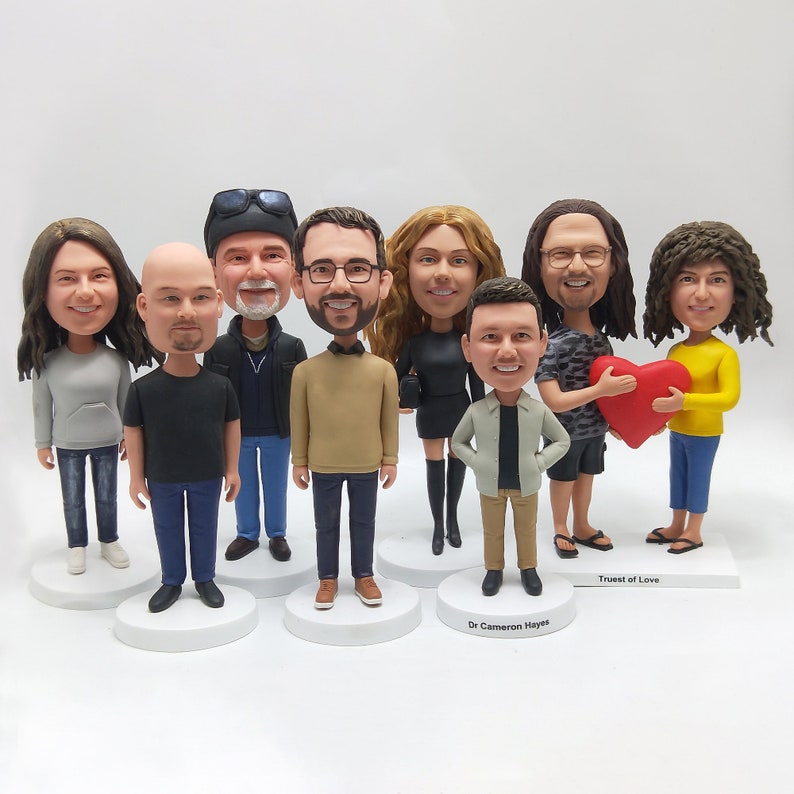 Figurines personnalisées, cadeaux personnalisés pour employés d'entreprise, cadeaux d'anniversaire pour lui, figurines d'anniversaire, cadeaux de Noël image 1