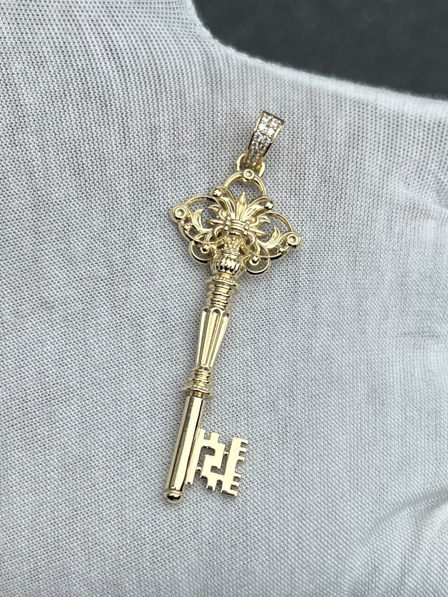 Solid Gold Antique Key Pendants 10k 14k Gold Key Pendant Etsy