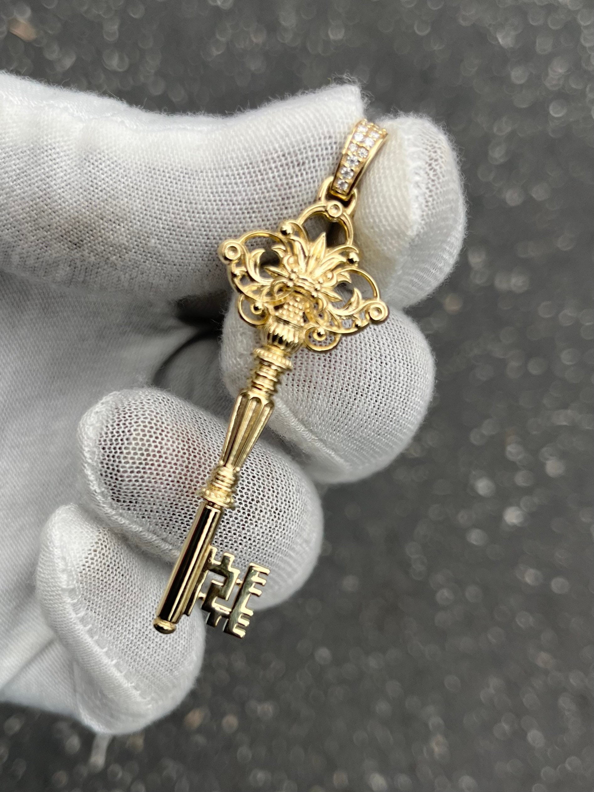 Solid Gold Antique Key Pendants 10k 14k Gold Key Pendant Etsy
