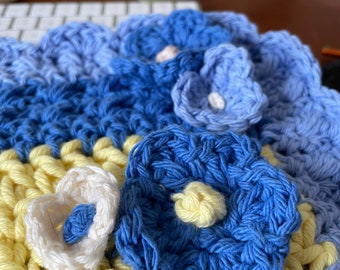THE HAILEY / Manta de algodón orgánico para niños pequeños con flores de apliques