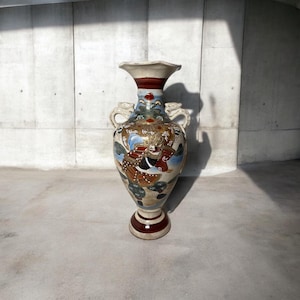 Satsuma Japanese Vintage Moriage Hand Painted Oriental Warrior Vase