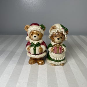 Otagiri Santa and Mrs.Claus Teddy Bear Hand Crafted Ceramic, Made in Japan Salt and Pepper Shakers