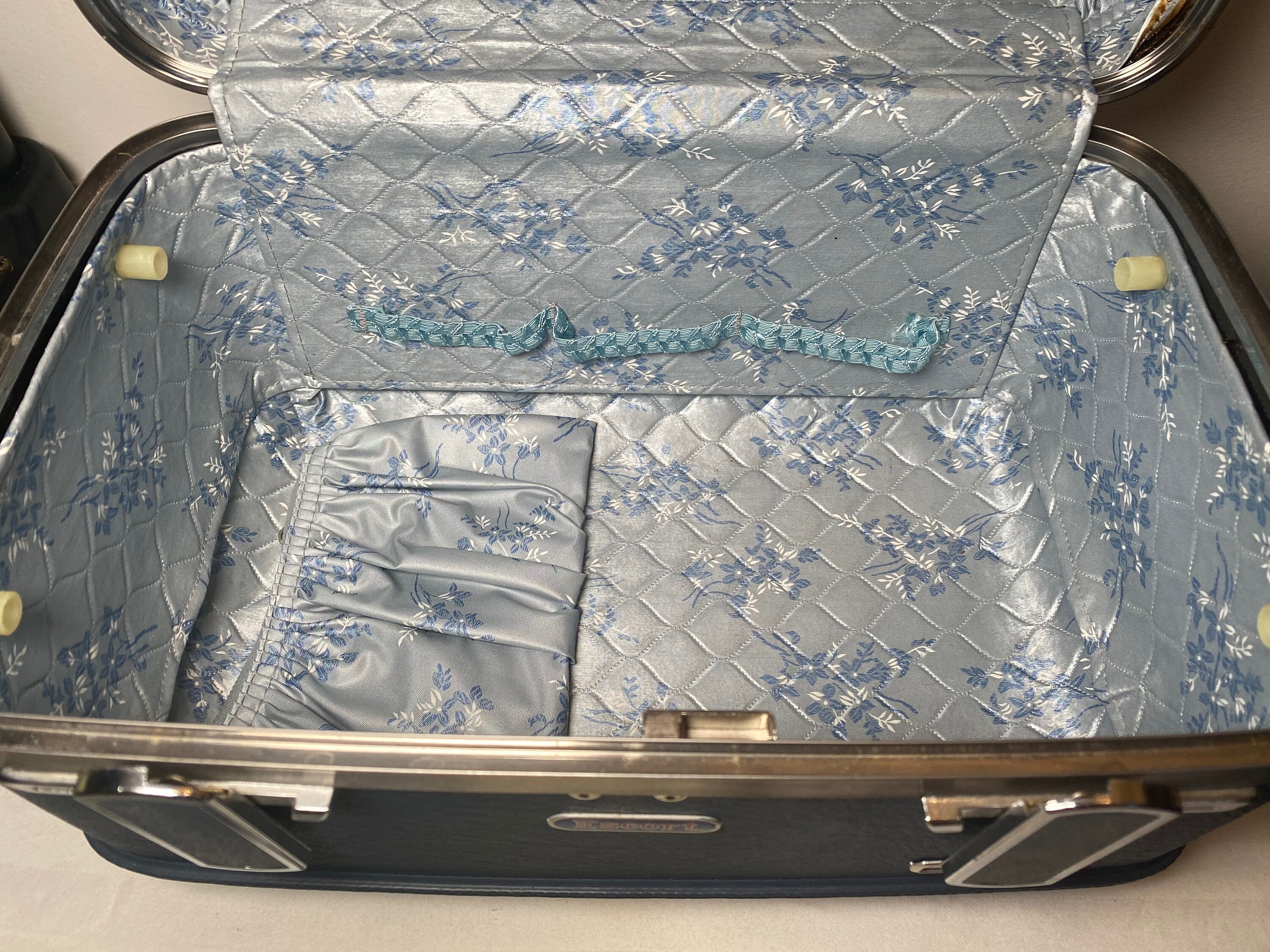 Vintage American Tourister Hard Case Cosmetic Tote Carry on Women's