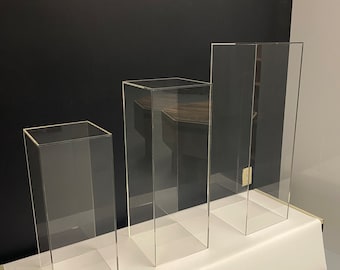 Piédestaux/plinthes en acrylique transparent