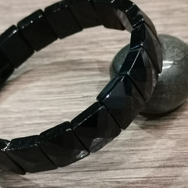 Tourmaline Noir , bracelet perle Carré a Facette Qualité Extra AA