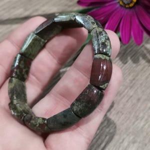South African Dragon's Blood Jasper. Bangle-style bracelet with rectangular beads / Natural stone