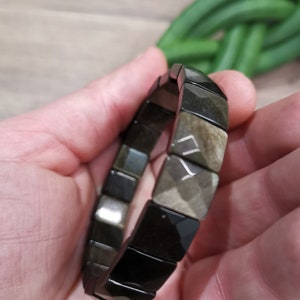 Schwarzer Obsidian, Goldreflexion, facettiertes quadratisches AAA-Perlenarmband