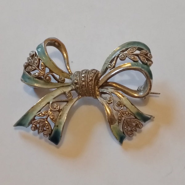 broche à nœud en émail bleu et marcassite vintage des années 1940