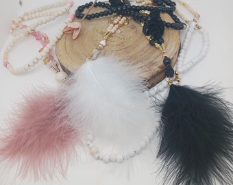 Women's feather necklaces