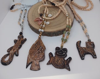 Women's wooden necklaces