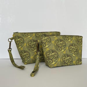 Triskèle | Symbole celtique | pochette zippée | pochette | organiseur de sac | pochette | sac gothique | en tissu | Étui à crayons.