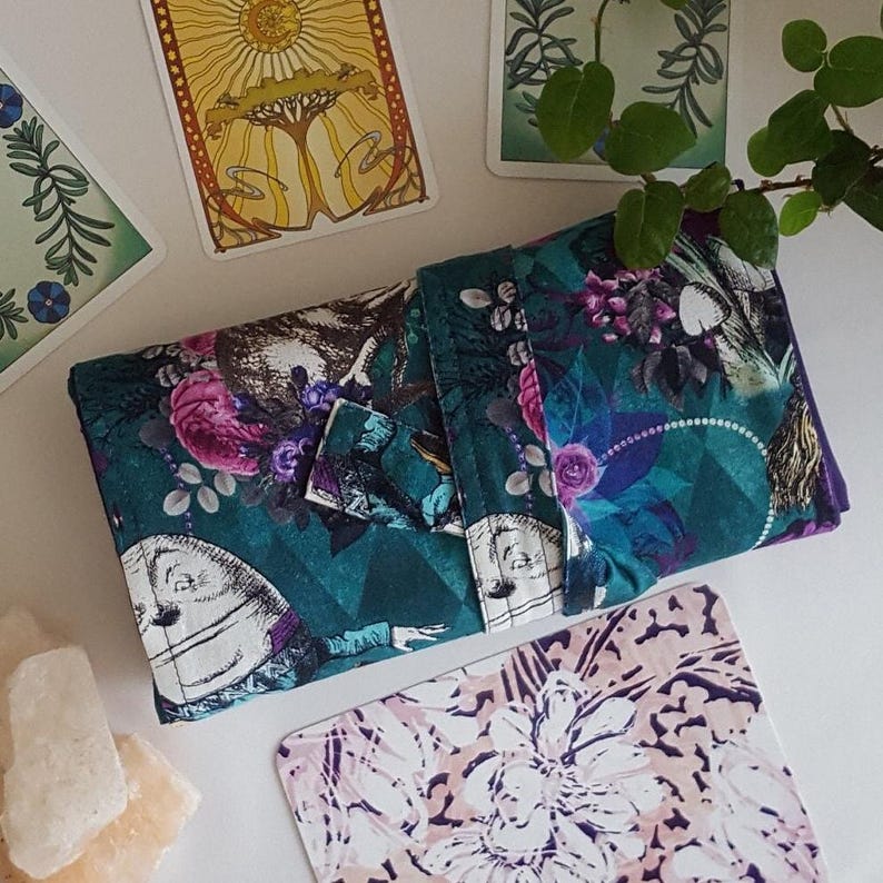Tapete de Tarot de Alicia en el País de las Maravillas, Paño de Tarot Grande y Bolsa