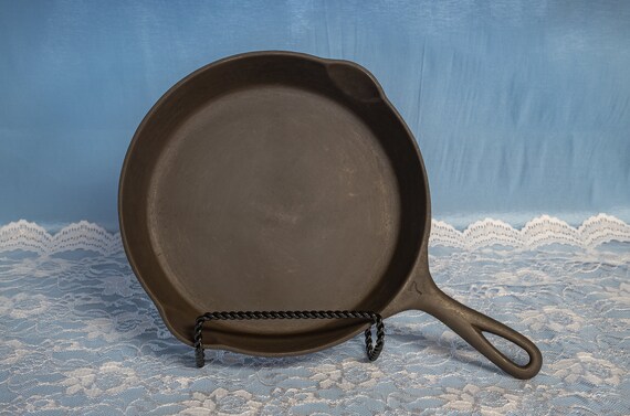 No. 7 Griswold Small Block Early Handle Cast Iron Skillet -  Israel