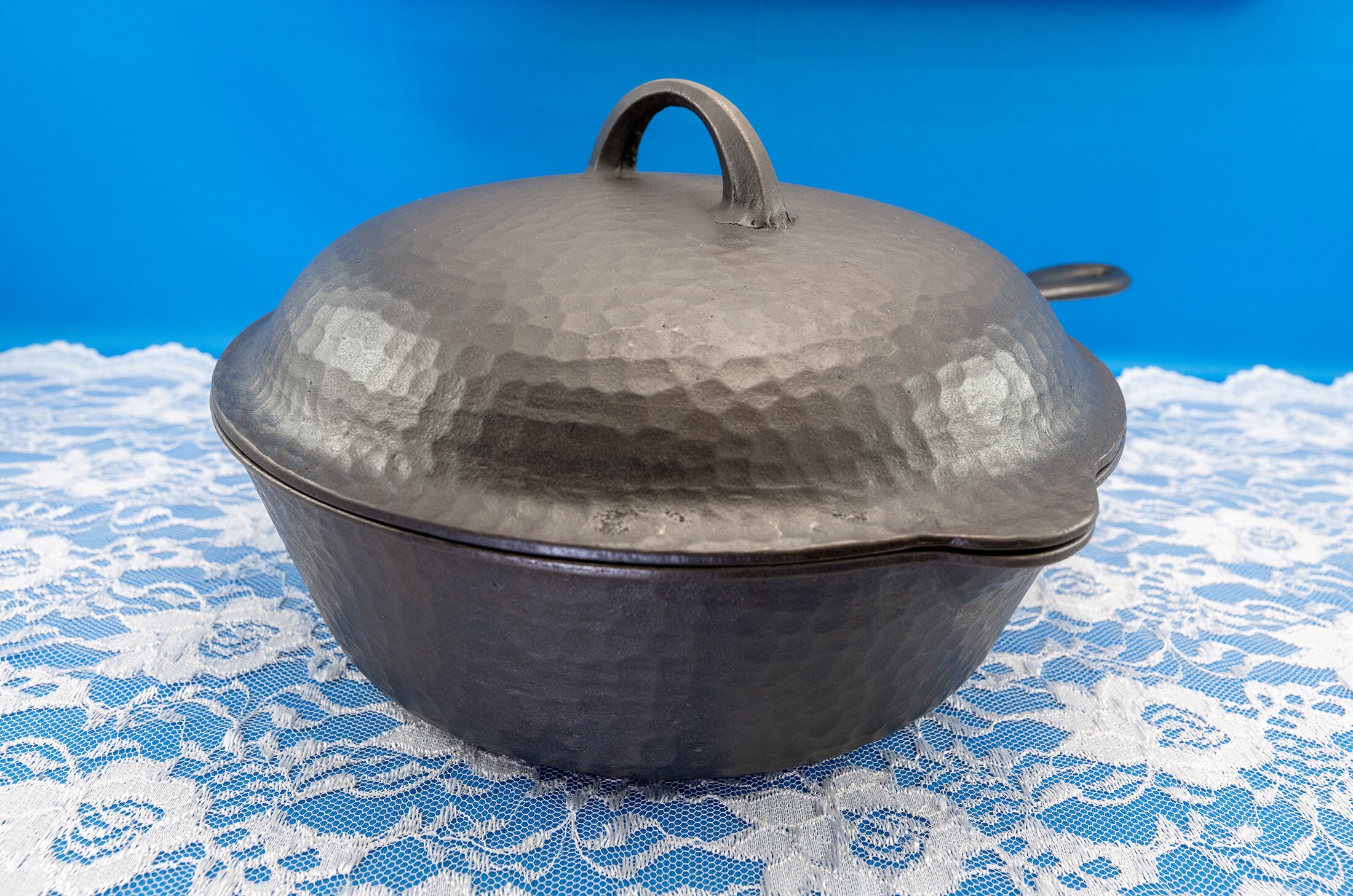 No. 8 Chicago Hardware Foundry Hammered Chicken Fryer With Lid, Deep