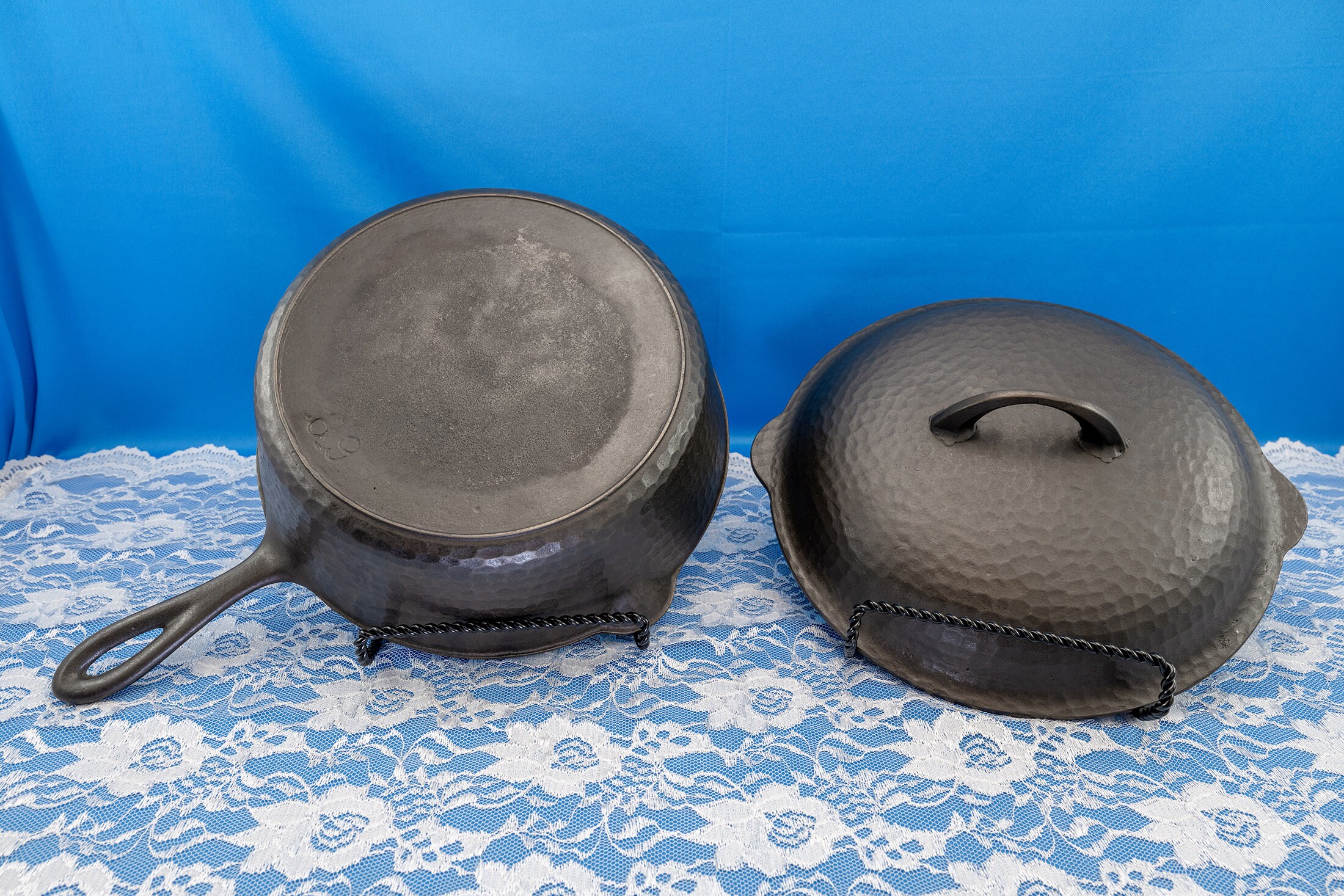 No. 8 Chicago Hardware Foundry Hammered Chicken Fryer With Lid, Deep