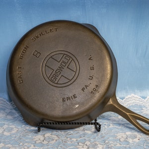 Vintage Griswold Cast Iron 8 Large Block Logo Round Griddle 738 Heat Ring Griddle  Skillet 