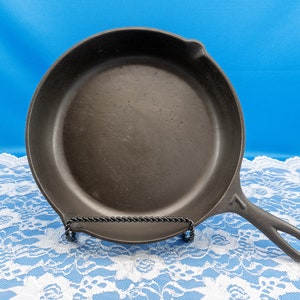 No. 7 Southern Mystery Skillet 1800&#39;s Gate Marked Cast Iron Skillet