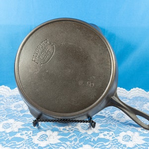 No. 8 Favorite Piqua Ware Smiley Logo, Cast Iron Skillet, 8 A