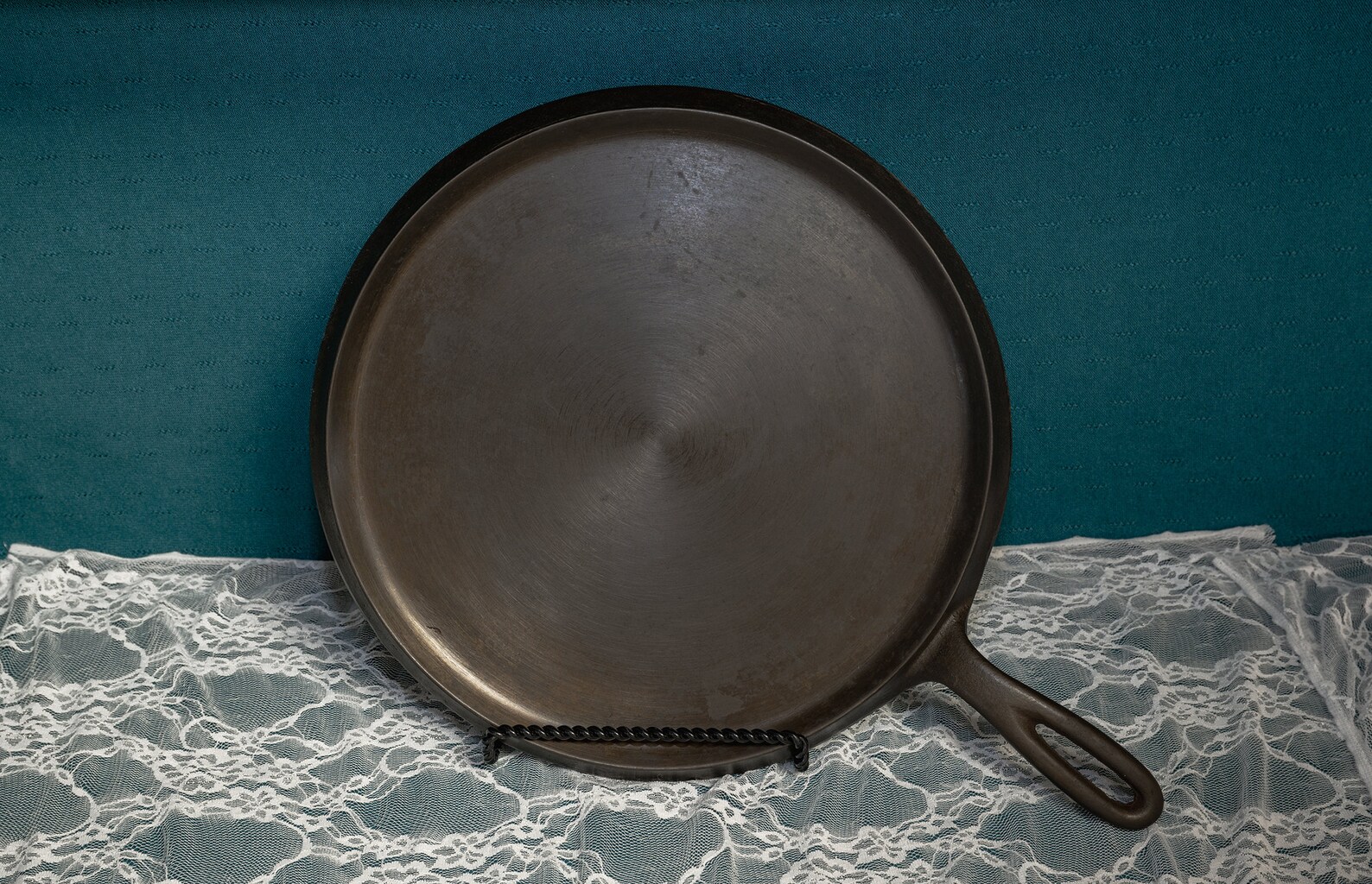 No. 10 Favorite Piqua Ware Smiley Logo Cast Iron Round Flat Etsy