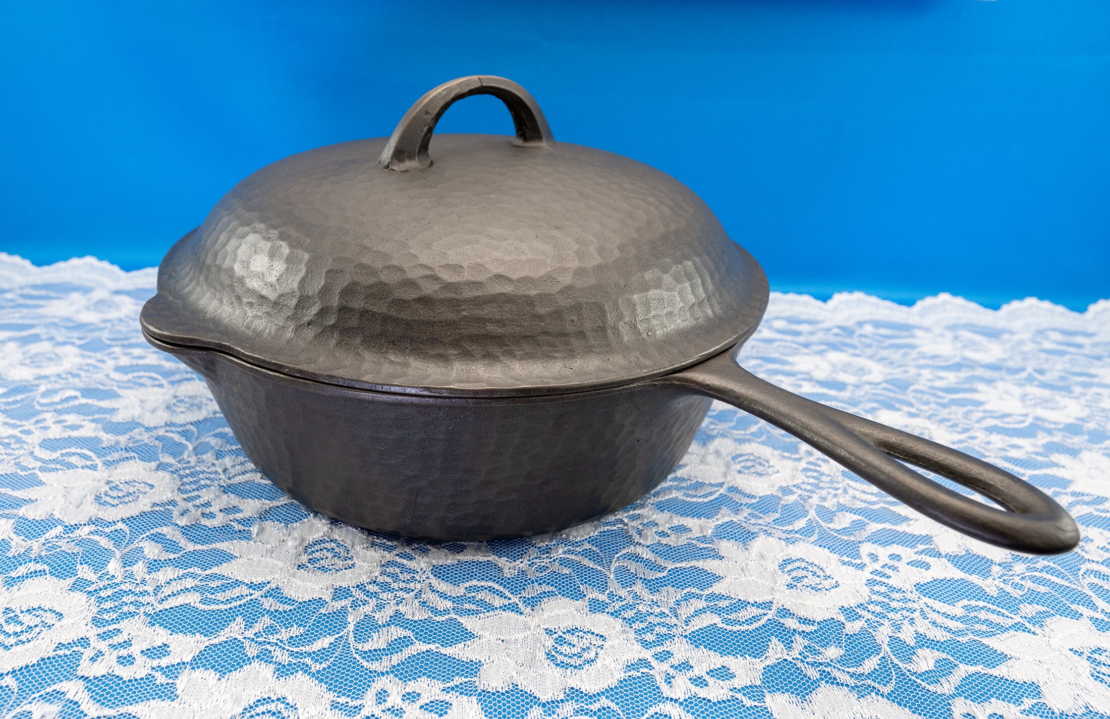 No. 8 Chicago Hardware Foundry Hammered Chicken Fryer With Lid, Deep