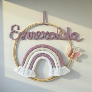 Gepersonaliseerde geboortestrik voor een babymeisje, geboorteslinger, naamcirkel voor de kinderkamer, macramé regenboog, muurdecoratie, babyshower