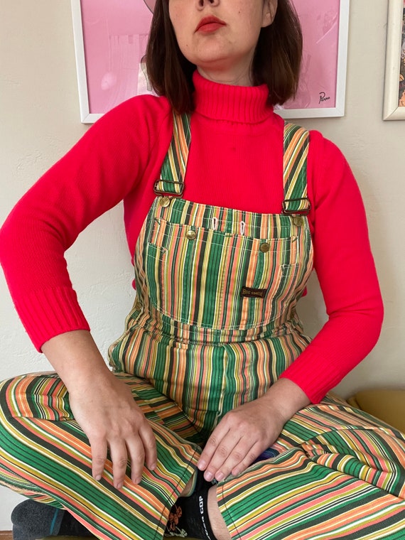 1970s Neon Pink Vintage Turtleneck Sweater