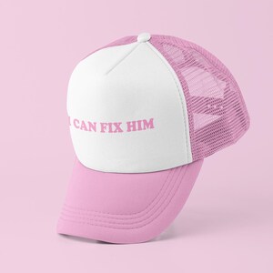 I Can Fix Him Trucker Pet | Y2K-truckerpet | Aanpasbare hoed | Baseballpet | Cadeau voor haar | Leuk cadeau | Grappige truckerspet |