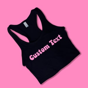 Crop top dos nageur avec texte personnalisé | Haut court de l'an 2000 | Cadeau mignon | Cadeau pour petite amie | haut court amusant | Débardeur | Cadeau pour elle
