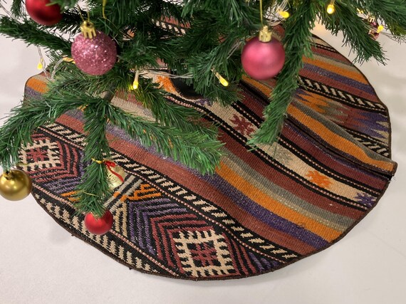 35 Christmas Tree Skirt Turkish Kilim Tree Skirt Handmade Tree Skirt Vintage Tree Skirt Bohemian Tree Skirt Xmas Tree Skirt Etsy Canada