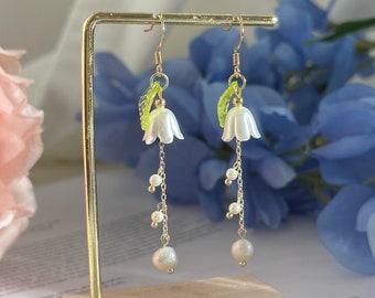 White Flower Dangle Earrings, Long Tessel Earrings, Aesthetic Jewelry, Cottagecore Fairy Earrings, Summer Earrings, Cute Gift for Her