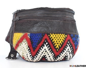 Rosso, giallo bianco e blu FANNY PACK kilim cotone, pelle marrone artigianale, vera pelle naturale, borsa marocchina, borsa regalo perfetta