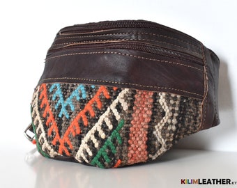 Sac banane en cuir marron foncé avec motif bleu unique en coton, Design exclusif, petit sac marocain, Kilim vert orange, Sac Maroc