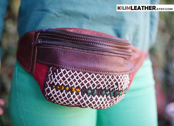 Riñonera Marrón y roja lana kilim cuero Piel Etsy España