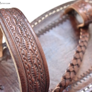 SANDALES en cuir marron foncé, chaussures d'été marocaines traditionnelles, cuir naturel fait main au Maroc, chaussures Bereber vintage, sandales plates unisexes image 2