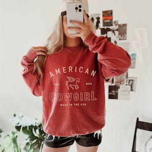 American Cowgirl Crewneck Vintage Western Style Sweatshirt Black Edgy Pullover Crewneck for Women Western Cowgirl Sweatshirt for Her Gift