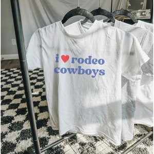 I love Cowboys Western Tee Crop Top for Women Baby Tee Western Graphic Tee Vintage Cowboy Shirt for Her Wild West Shirt Cowboy Baby Tee