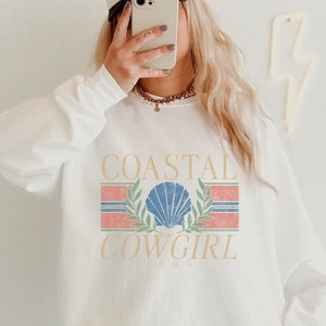 Coastal Cowgirl Sweatshirt for Women Beach Sweatshirt Retro Western Sweatshirt Graphic Western Trendy Shirt Crewneck Sweatshirt Cowgirl