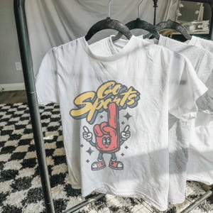 Go Sports Baby Tee Women Cute Football Game Crop Top College Football Shirt Retro Baby Tee Graphic Game Outfit Women High School Football