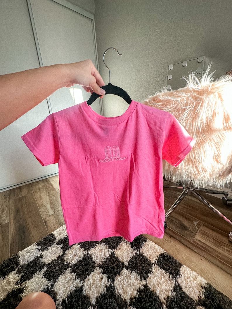 Cowboy Boots Baby Tee Embroidered Western Crop Top Trendy for Women Cowgirl Crop Top Custom Baby Tee for Her Minimalist Tee Cowgirl Boot