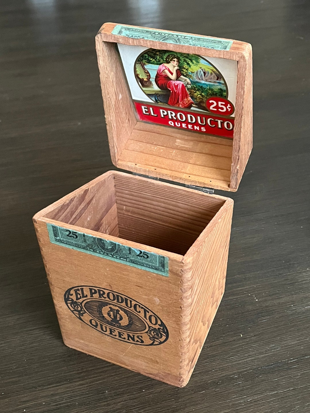 Vintage El Producto Queens Cigar Box Wooden Hinged Dovetailed Corners