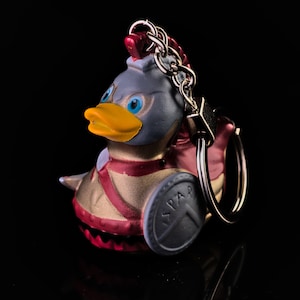 Canard spartiate, porte-clés guerrier légendaire, canard unique, roi de Sparte, cadeau unisexe, caneton en vinyle, porte-clés en métal