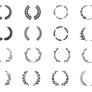 Pu&ograve; includere: Una collezione di disegni di corone d'alloro nere in vari stili. Le corone presentano diverse disposizioni di foglie e fiori, adatte a scopi decorativi. I disegni sono visualizzati su uno sfondo bianco.