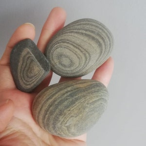 3 pieces of patterned beach stones, 4-6 cm , aquarium stone, gardening, zen decor