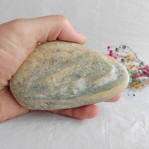 270 gr 10 cm pietra di mare a grana grossa chiara, ciottolo, pietra di mare, ghiaia da spiaggia, GIALLO VERDE