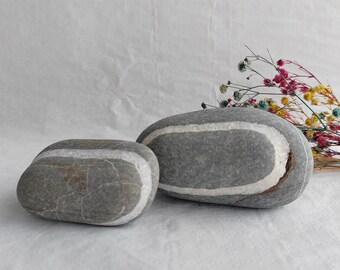 2 pieces of round patterned beach stones, 6-8 cm, aquarium stone, white banded gardening, zen decor