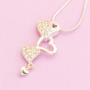 Vintage Silver Tone Rhinestone Heart Pendant Necklace 16 Inches by Avon HB5