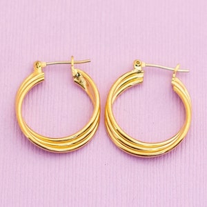 Vintage Gold Tone Hoop Earrings HB17
