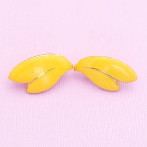 Vintage Boho Yellow Clip On Earrings HB5