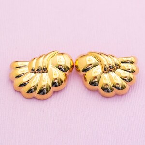 Vintage Mid Century Gold Tone Clip On Earrings by Avon HB18
