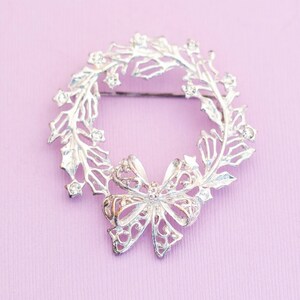 Vintage Mid Century Silver Tone Rhinestone Brooch HB16